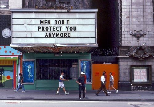 op New Yorkse bioskoop: Men don't protect you anymore